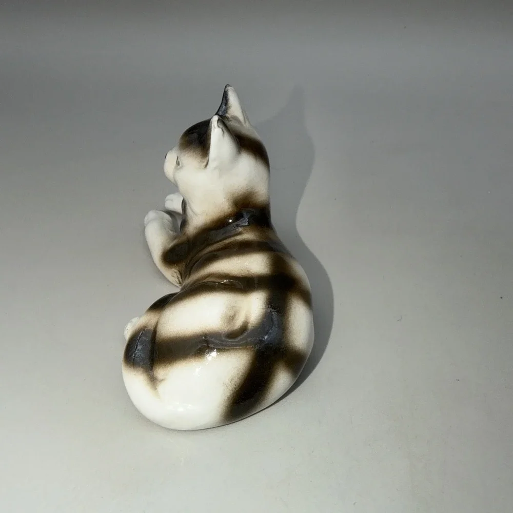 Vintage Gray Striped Cat Porcelain Figurine German Democratic Republic GDR '50's